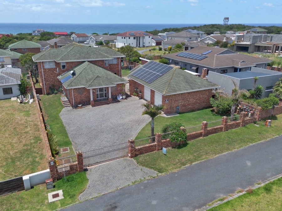 4 Bedroom Property for Sale in Kidds Beach Eastern Cape